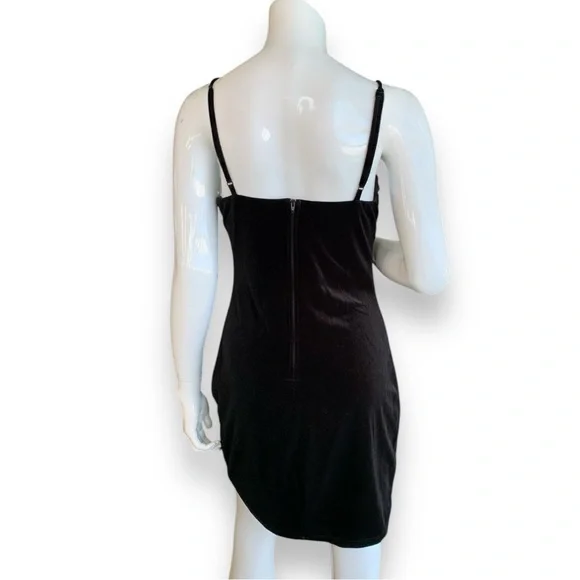 B DARLIN BLACK VELVET MINI PARTY DRESS WITH RHINESTONE BOW. Junior 9-10 - Picture 2 of 8